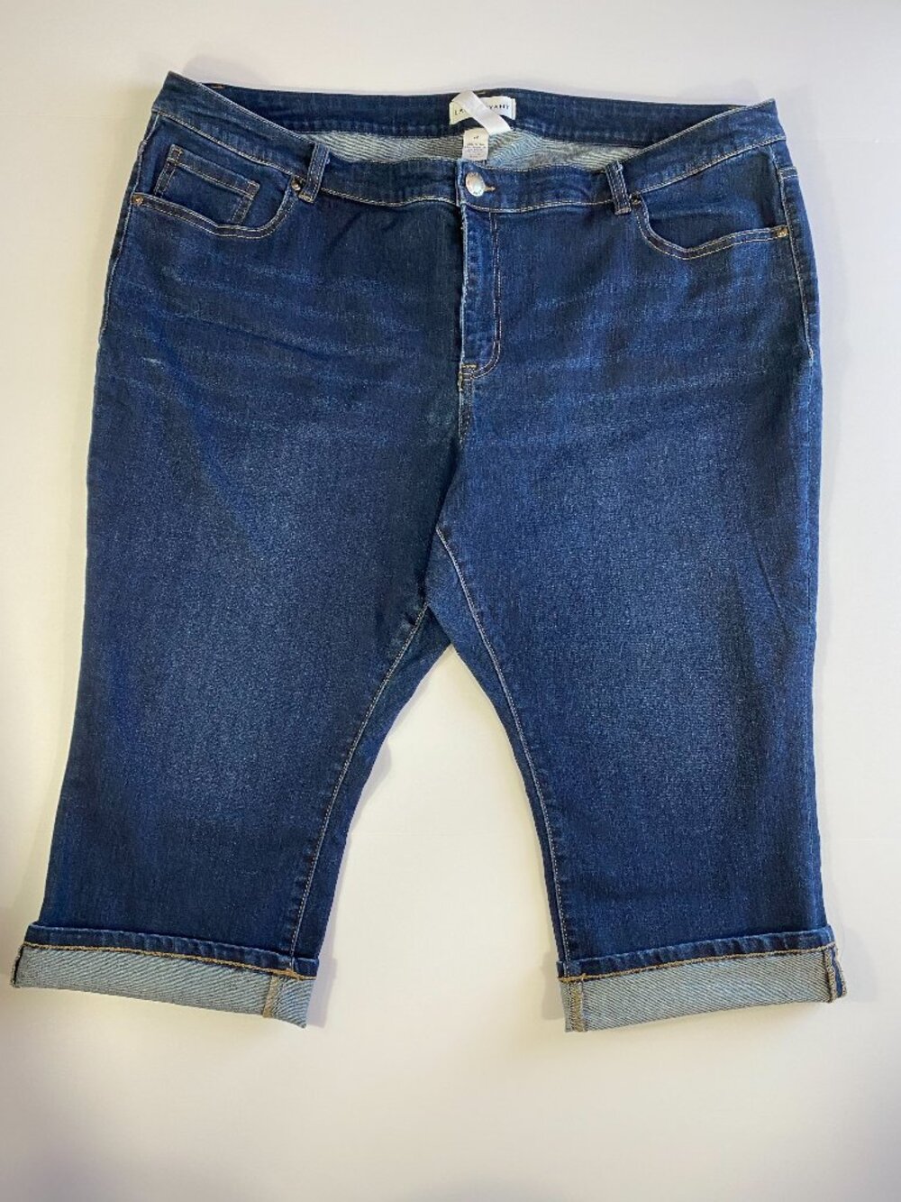 Lane Bryant SZ 22 Signature Fit Mid-Rise Blue Denim Pedal Pusher Capris